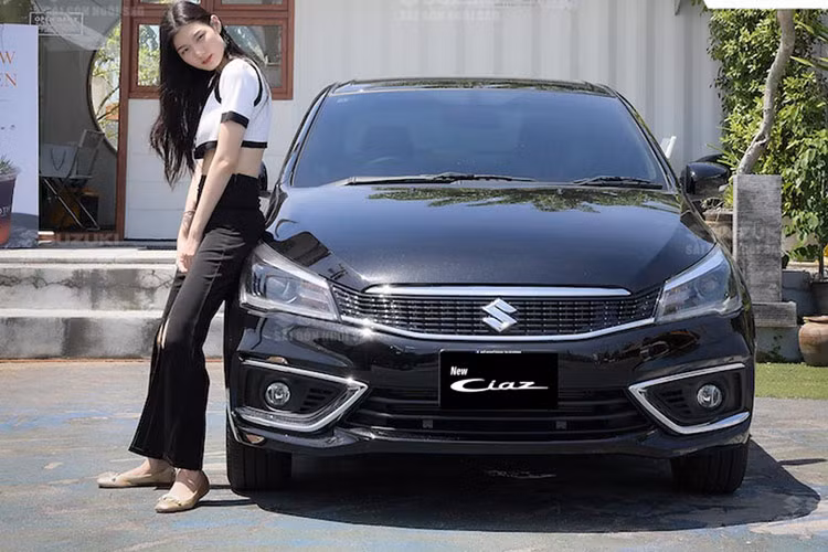 Lý giải nguyên nhân khiến doanh số phân khúc sedan cỡ B thấp hơn hẳn so với cùng kỳ năm ngoái, các chuyên gia cho rằng nhu cầu mua xe giảm, cộng thêm thông tin giảm lệ phí trước bạ từ tháng 8/2024 khiến khách hàng có tâm lý chờ đợi mua xe giá tốt. Ngoài ra, xu hướng chuộng xe gầm cao cũng là nguyên nhân khiến sedan cỡ B giảm sức hút.