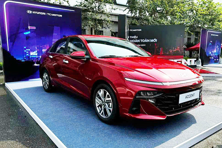 Accent tiếp tục là ứng cử viên sáng giá cho danh hiệu xe bán chạy nhất phân khúc năm 2024 do đang giữ lợi thế về lượng xe tiêu thụ. Tháng 6/2024 vừa qua, Hyundai đã giới thiệu Accent phiên bản mới, cải tiến nhẹ về thiết kế, trang bị, giảm giá bản tiêu chuẩn nhằm tăng khả năng cạnh tranh trong khi các đối thủ vẫn chưa có kế hoạch ra mắt bản mới.