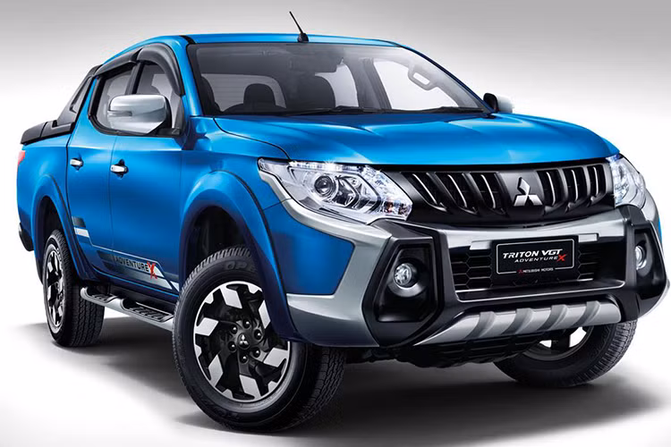 Theo thông tin từ phía Mitsubishi, bán tải Triton Athlete sẽ được trang bị động cơ chạy dầu diesel 2.4L MIVEC có công suất tối đa 181 mã lực và mô-men xoắn cực đại 430 Nm đi kèm với tùy chọn hộp số sàn 6 cấp hoặc hộp số tự động 5 cấp, dẫn động bánh sau 2WD hoặc 4 bánh 4WD.