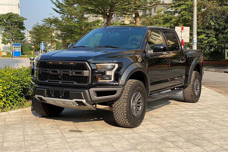  Siêu bán tải Ford F-150 Raptor giờ đây không còn quá xa lạ với giới đam mê xe tại Việt Nam vài năm trở lại đây, phiên bản của dòng xe bán tải hiệu suất cao này được đưa về khá nhiều thông qua các doanh nghiệp nhập khẩu tư nhân. Mới đây nhất là phiên bản nâng cấp F-150 Raptor 2019.