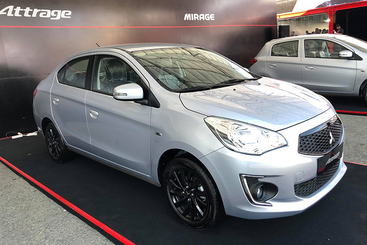 được trang bị hệ thống giảm thiểu va chạm phía trước, giảm thiểu nhầm chân ga với cảm biến radar, kiểm soát lực bám đường, hỗ trợ khởi hành ngang dốc, chống bó cứng phanh ABS, phân bổ lực phanh điện tử, hỗ trợ phanh khẩn cấp và 2 túi khí trước. Theo một số đại lý chào hàng, giá xe Mitsubishi Attrage 2019 tại Việt Nam sẽ từ 375 triệu đồng.