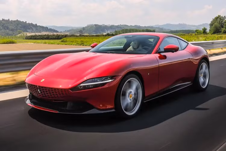 Sieu xe Ferrari Roma bi tai nan nat dau vi dua voi canh sat-Hinh-4