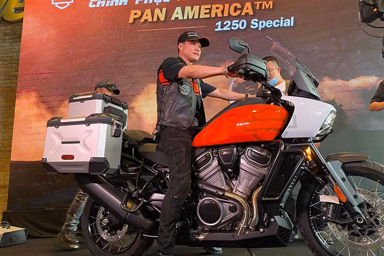 Dan choi Viet chi gan 1 ty dong 