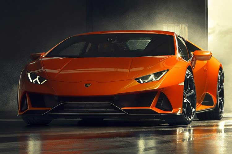 Hãng siêu xe Lamborghini đã chính thức vén màn phiên bản mới nhất của dòng siêu xe Huracan mang tên EVO. Đây chính là phiên bản nâng cấp giữa dòng đời của siêu xe bán chạy nhà Lamborghini.