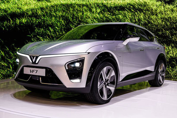 Ngung kinh doanh xe chay xang, VinFast tap trung vao 5 mau oto dien-Hinh-3