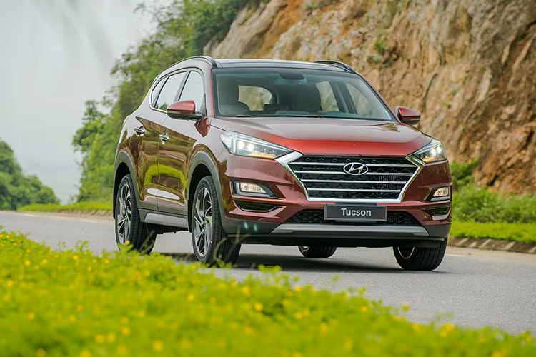 Mẫu xe crossover Hyundai Tucson 2019 mới ra mắt thị trường quốc tế hồi tháng 3/2018 tại triển lãm New York (Mỹ). Đây thực chất là phiên bản nâng cấp facelift giữa vòng đời. Mới đây, nó đã được Hyundai Thành Công lắp ráp và chính thức giới thiệu tại trường Việt Nam.