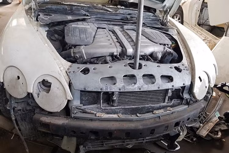 Thông tin này được đăng trên một diễn đàn mua bán xe cũ tại Hà Nội. Theo những hình ảnh chủ xe cung cấp, cả 3 chiếc xe này đều đã ở trong tình trạng xuống cấp nghiêm trọng. Tuy phần động cơ vẫn còn khá nguyên vẹn nhưng ngoại thất của cả 3 chiếc xe đều hư hỏng nặng, có thể đã gặp tai nạn trước đó. Khả năng phục hồi ngoại thất gần như là không thể.