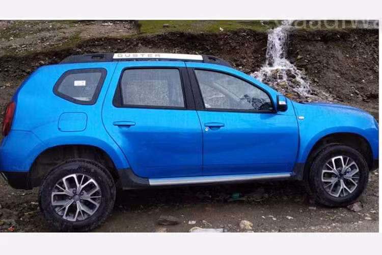 Về ngoại hình, chiếc SUV nhỏ gọn của Renault có một loạt các thay đổi thiết kế khiến nó tươi mới hơn từ trong ra ngoài. Ngoài ra, nó cũng được trang bị thêm nhiều tính năng mới hơn so với phiên bản trước đây.