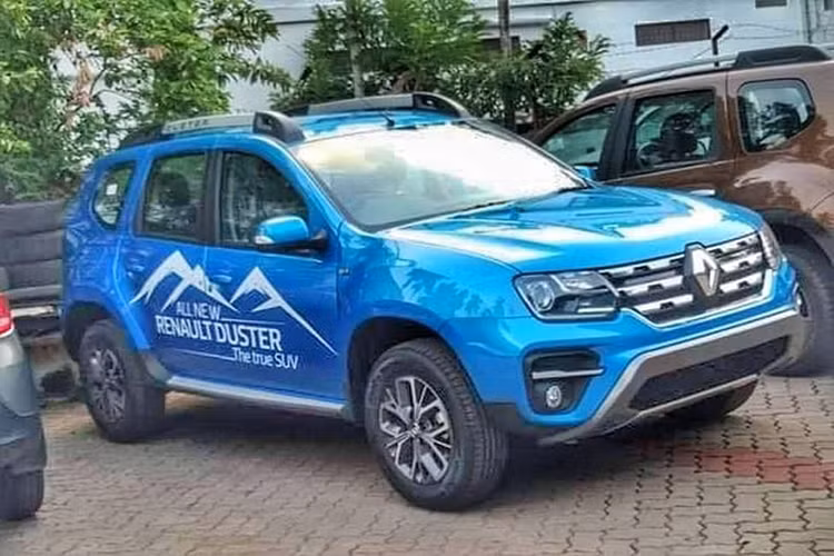 Ngoài ra, xe còn sở hữu khoảng sáng gầm xe 210mm và bộ lốp cỡ lớn. Kết hợp với góc tới/góc thoát lớn (30 độ và 35 độ), mẫu xe này mang đến khả năng vận hành linh hoạt trong nhiều điều kiện giao thông khác nhau.