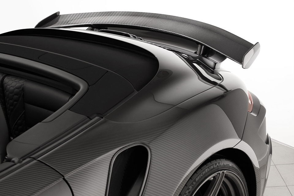 Nhờ vậy, siêu xe Porsche 911 Turbo S độ Stinger GTR Carbon Edition sở hữu công suất lên đến 750 mã lực (tăng 170 mã lực so với nguyên bản).