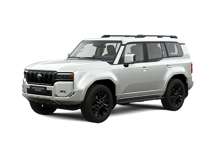 Về vận hành, Prado 2024 tại Việt Nam sử dụng động cơ xăng 2.4L tăng áp, cung cấp công suất 267 mã lực và mô-men xoắn 430 Nm. Xe được trang bị hệ dẫn động 4 bánh toàn thời gian và hộp số tự động 8 cấp. 