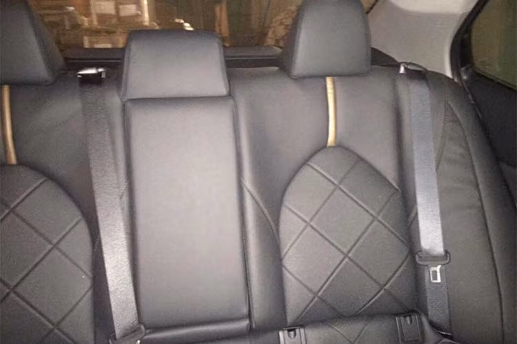 Camry phiên bản 2018 mới hiện cũng đã có mặt tại thị trường Châu Á với một vài thay đổi ở ngoại hình và động cơ nhằm phù hợp hơn. Đây cũng sẽ là mẫu xe dự đoán sẽ có mặt tại chính hãng tại thị trường ôtô Việt Nam trong khoảng nửa cuối năm 2018 này.