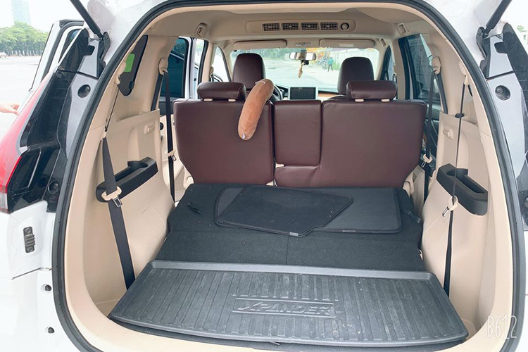 Mitsubishi Xpander AT 2019 tại Việt Nam sử dụng loại động cơ xăng dung tích 1.5L, công suất 103 mã lực, mô-men xoắn 141 Nm, đi kèm hộp số tự động 4 cấp. Tất cả đều dẫn động bánh trước.