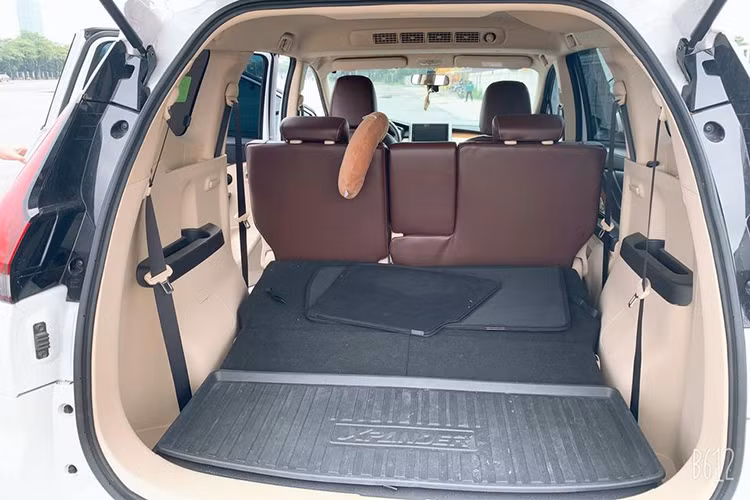 Mitsubishi Xpander AT 2019 tại Việt Nam sử dụng loại động cơ xăng dung tích 1.5L, công suất 103 mã lực, mô-men xoắn 141 Nm, đi kèm hộp số tự động 4 cấp. Tất cả đều dẫn động bánh trước.