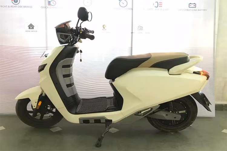 Theo 22 Motors nhà sản xuất mẫu xe này cho biết, hiện tại mẫu xe máy điện Flow mới có tầm hoạt động lớn hơn so với thời điểm ra mắt nhờ các cải tiến về bộ pin của xe. Ngoài ra, thời gian sạc pin cho 22 Motors Flow cũng đã được rút ngắn nhờ việc ứng dụng công nghệ sạc nhanh.