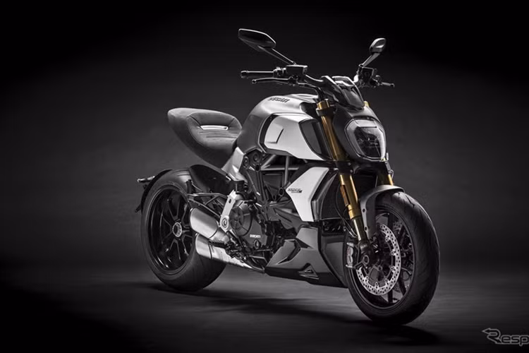 Sau khi có màn ra mắt hoành tráng trong năm 2018 tại Ducati World Premie và triển lãm EICMA. Mẫu xe môtô phân khối lớn mang kiểu dáng đầy Power Cruiser - Ducati Diavel 1260 2019 đã được nâng cấp mới. 