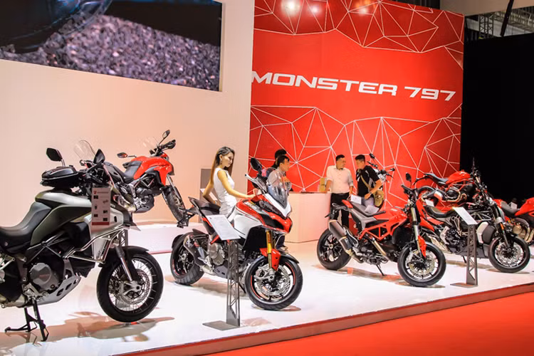 Đến với Triển lãm Môtô Xe máy Việt Nam 2017, Ducati Việt Nam đã mang tới 16 mẫu xe của mình như Ducati Monster, Ducati Scrambler, Ducati Multistrada,.... trong đó có tới 4 mẫu xe mới nhất vừa ra mắt vào cuối năm 2016 là Ducati Multistrada 950, Ducati Monster 797 mới, Ducati Scrambler Desert Sled và Ducati Scrambler Cafe Racer.