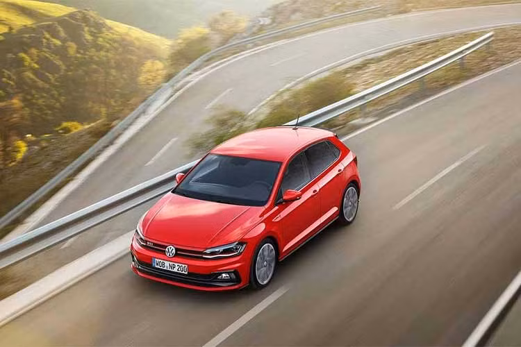 Tại thị trường Châu Âu, cụ thể là quê nhà Đức, mẫu xe Volkswagen Polo GTI 2018 thế hệ mới có giá 23.950 USD (tương đương 546 triệu đồng). Đối thủ chính của chiếc xe là Ford Fiesta ST và Renault Clio RS. 