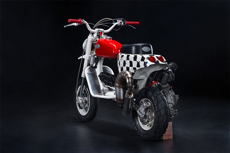 Ý tưởng thiết kế manh nha từ 2 năm trước, thời điểm phong cách scrambler đang thăng hoa. SIP Scootershop tại Butcher Garage cho biết: “Khi ấy, đồng hành cùng các dự án tùy chỉnh được thiết kế cho cuộc đua xuyên quốc gia hoặc sa mạc, nhóm tôi quyết định mạo hiểm và kết hợp những phẩm chất off-road với thiết kế đô thị – để tạo ra một chiếc xe “thoát khỏi thành phố”.