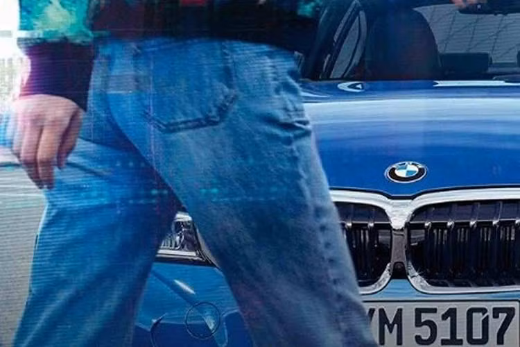 3-Series vốn là một dòng sedan chủ lực và bán chạy nhất của thương hiệu BMW. Trước khi ra mắt mẫu BMW 3-Series hoàn toàn mới, hãng xe đình đám Đức đã “nhá hàng” nhiều hình ảnh phiên bản M340i. 