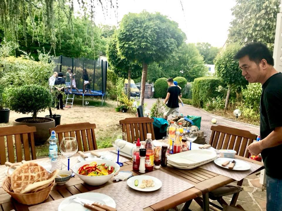 Cuoc song giau sang ben chong dai gia va 3 con xinh dep cua My Le-Hinh-6