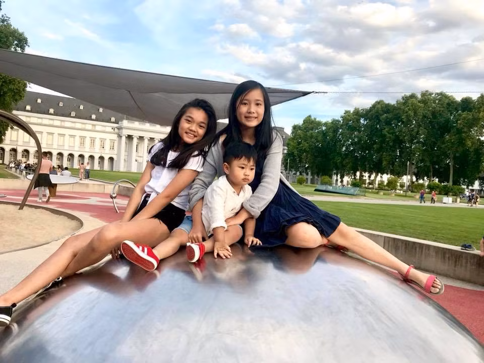 Cuoc song giau sang ben chong dai gia va 3 con xinh dep cua My Le-Hinh-7