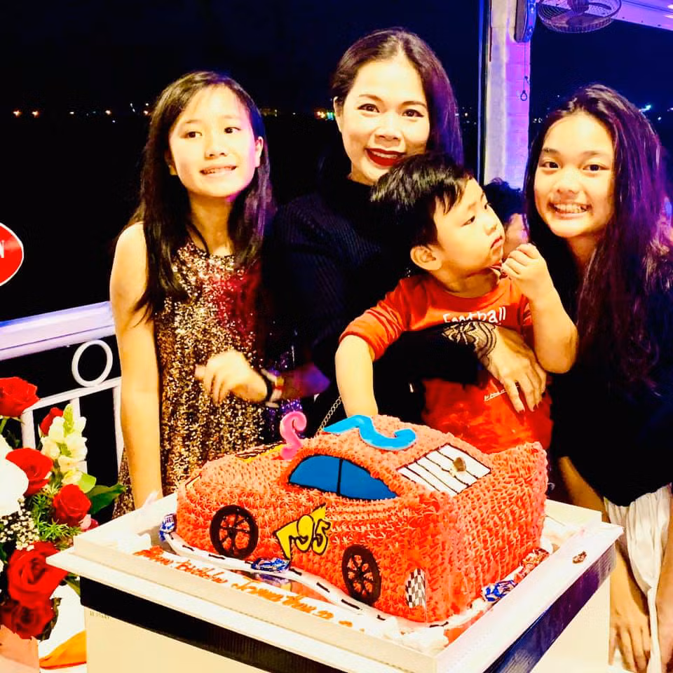 Cuoc song giau sang ben chong dai gia va 3 con xinh dep cua My Le-Hinh-2