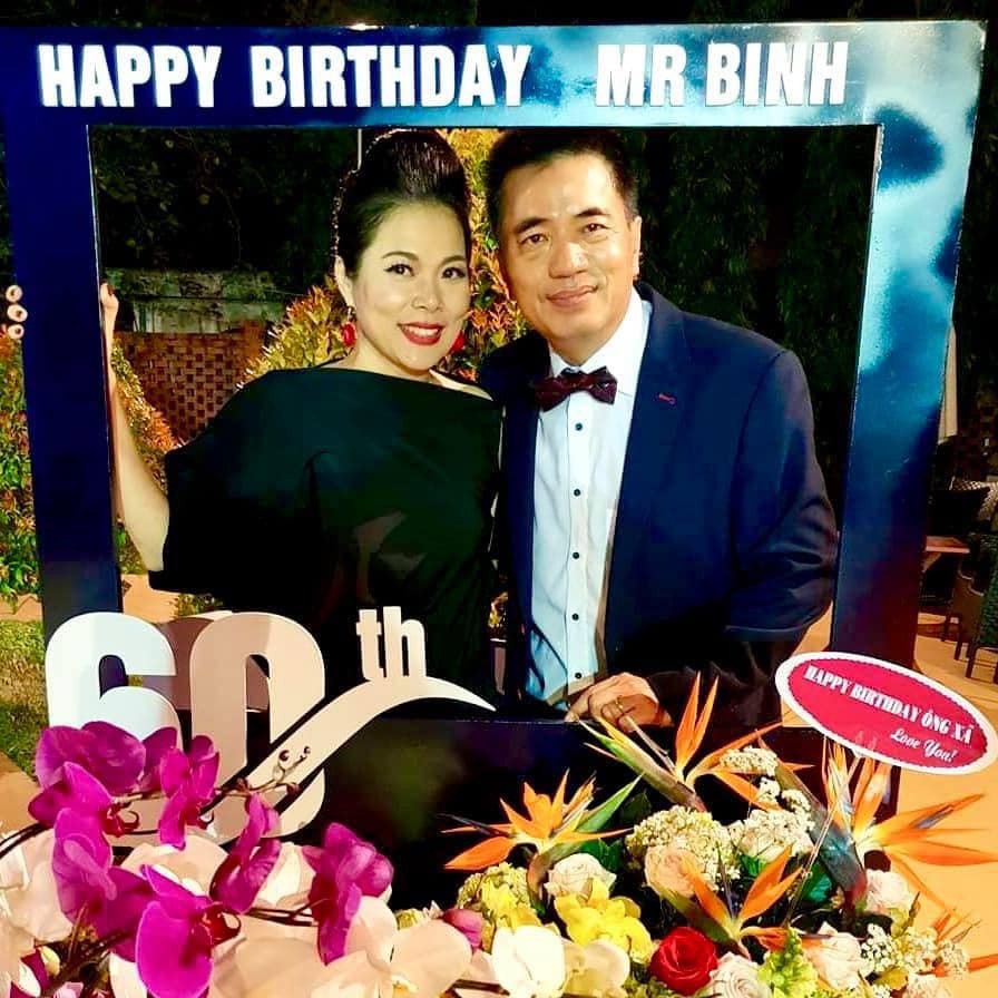 Cuoc song giau sang ben chong dai gia va 3 con xinh dep cua My Le-Hinh-4