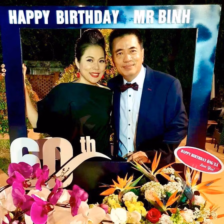 Cuoc song giau sang ben chong dai gia va 3 con xinh dep cua My Le-Hinh-4