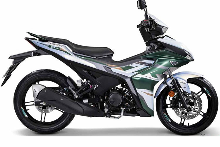 Phiên bản mới của mẫu xe côn tay Yamaha Y16ZR ABS 2025 mang đến 3 tùy chọn màu sắc hoàn toàn mới: Đỏ Rực, Thép Sa Mạc và Ngọc Lục Bảo, thay thế cho ba gam màu trước đây.