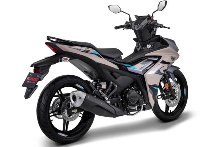 Lốp trước có kích thước 90/80-17, lốp sau là 120/70-17. Trọng lượng xe ở mức 119 kg, bao gồm bình xăng dung tích 5,4 lít.