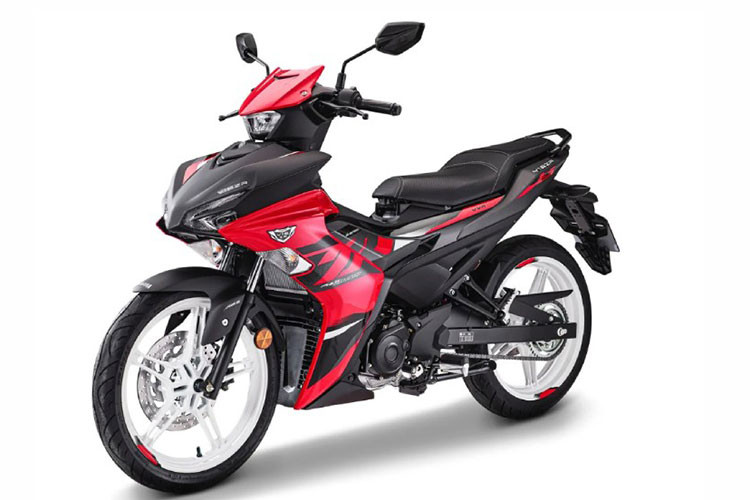 Các mẫu xe đã có mặt tại tất cả các đại lý Yamaha Motor được ủy quyền bởi Hong Leong ở Malaysia kể từ ngày 8/4/2025, đi kèm chế độ bảo hành 2 năm hoặc 20.000 km đối với các lỗi sản xuất, đồng thời khách hàng còn được tặng kèm khóa đĩa.