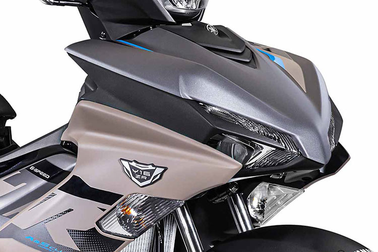 Mức ở mức giá xe Yamaha Y16ZR ABS 2025 tại Malaysia từ RM11.398 (65,79 triệu đồng). Xe có hệ thống phanh ABS cho bánh trước của và là trang bị tiêu chuẩn, đi kèm phanh đĩa thủy lực cho cả hai bánh.