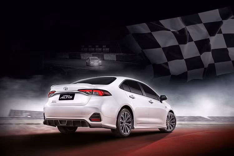 Theo hãng Toyota, gói phụ kiện Nurburgring cho Toyota Corolla Altis vốn ra đời với cảm hứng từ giải đua xe ADAC Total 24h-Race Nurburgring 2021 Endurance diễn ra trên đường đua "địa ngục xanh" Nurburgring nổi tiếng tại Đức. Trong giải đua này, đội Toyota Gazoo Racing Team đã chiến thắng 2 năm liên tiếp.