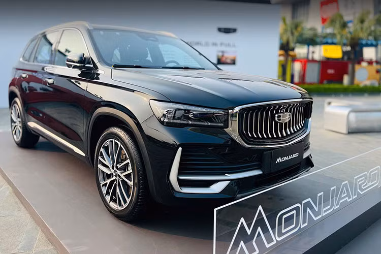 Với Geely Monjaro, người tiêu dùng Việt có thêm lựa chọn trong phân khúc. Tuy nhiên, để cạnh tranh với các đối thủ, hãng xe Trung Quốc Geely cần chứng minh chất lượng, độ bền bỉ và dịch vụ hậu mãi của mình. Hiện thời điểm ra mắt và giá xe Geely Monjaro 2025 tại Việt Nam vẫn chưa được công bố.