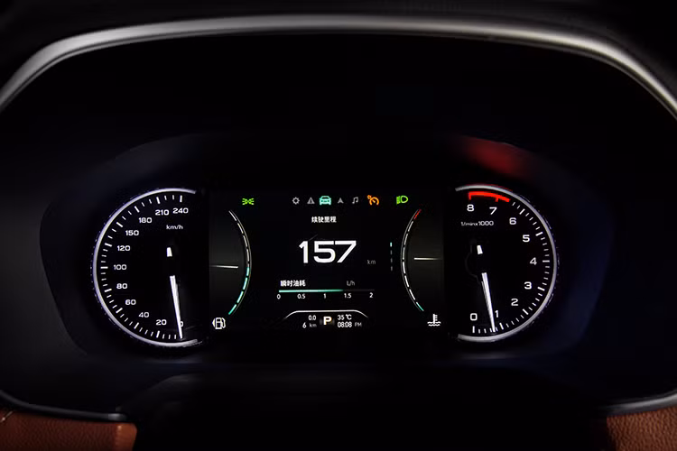 Alibaba khẳng định Roewe RX5 sẽ cho phép người lái sử dụng hệ sinh thái thương mại điện tử của hãng để sử dụng các dịch vụ khác nhau. Ví dụ, người lái có thể đăng ký và trả tiền thuê chỗ đỗ xe, mua xăng hoặc cà phê bằng ứng dụng Alipay tại những địa điểm bán lẻ.