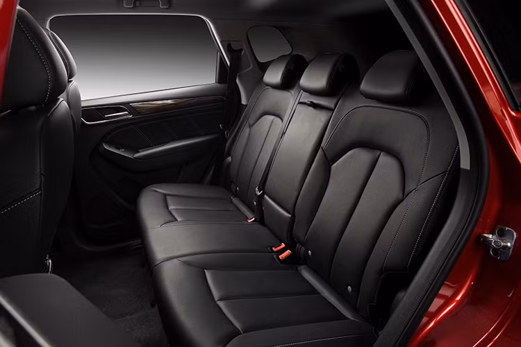 Thương hiệu Alibaba cũng khẳng định YunOS là hệ điều hành mở để các công ty khác cung cấp dịch vụ thông qua Roewe RX5. “Trùm bán lẻ” của Trung Quốc nhắm đến mục tiêu kết nối toàn bộ xe hơi với hệ sinh thái Internet of Things (IoT). Làm như vậy, xe hơi có thể chia sẻ dữ liệu với nhau để mang đến trải nghiệm tốt hơn cho người dùng.