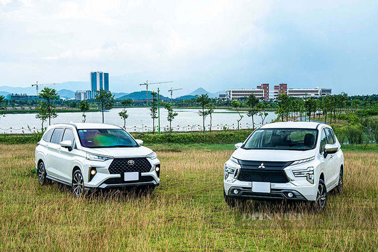 Mặc dù doanh số giảm 58% so với tháng trước tuy nhiên với 1.644 xe bán ra, Mitsubishi Xpander 2022 mới đã trở lại vị trí ngôi vương phân khúc MPV tại thị thị trường Việt Nam. Đáng chú ý là mẫu xe này đã vượt mặt "người đồng hương" Toyota Veloz Cross với 1.586 xe bán ra trong tháng 10/2022.