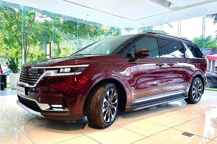 Xếp ở vị trí tiếp theo là KIA Carnival 2022 mới với doanh số 500 xe, tăng 63 xe so với tháng 9/2022. Cộng dồn từ đầu năm đến tháng 10/2022 đã có 8.310 xe được giao đến tay khách hàng.