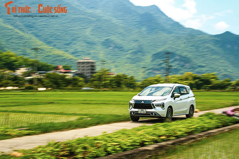 Tính lũy kế từ đầu năm đến tháng 10/2022, đã có 17.757 xe được bán ra thị trường. Tại Việt Nam, mẫu xe MPV Mitsubishi Xpander được phân phối với 4 phiên bản, cùng mức giá dao động từ 555 - 688 triệu đồng, thuộc tầm giá "dễ chịu" nhất phân khúc MPV.