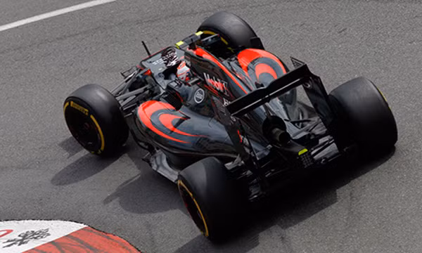 Honda cao loi va hua se cai tien dong co cho McLaren