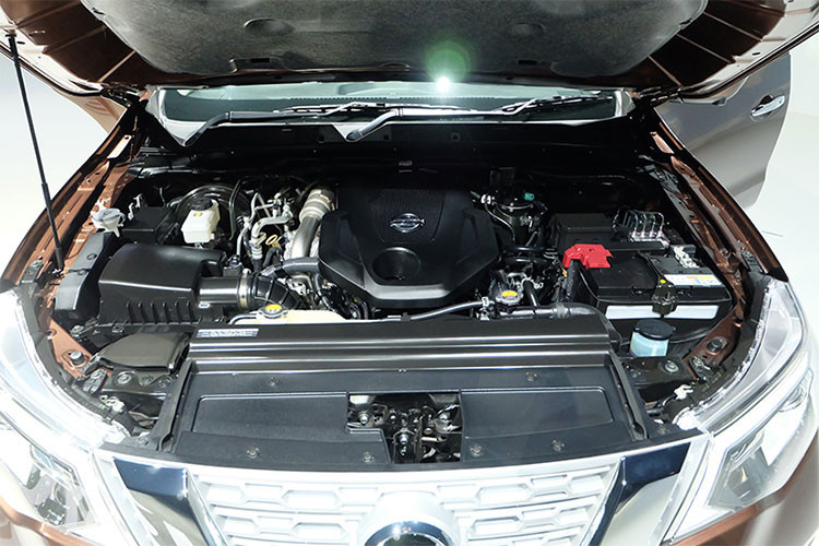 Nissan Terra 2018 ở Thái Lan được trang bị động cơ diesel 4 xi-lanh, tăng áp kép, dung tích 2,3 lít ra đời từ máy do Renault phát triển. Động cơ này tạo ra công suất tối đa 190 mã lực tại tua máy 3.750 vòng/phút và mô-men xoắn cực đại 450 Nm tại dải tua máy 1.500 - 2.500 vòng/phút. Sức mạnh được truyền tới bánh thông qua hộp số tự động 7 cấp.