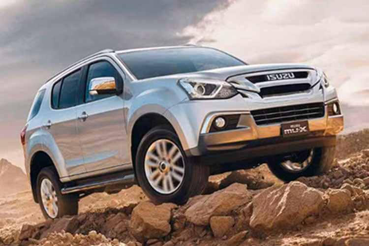 Jiangxi Isuzu Motors – một công ty liên doanh ôtô ở Trung Quốc – vừa ra mắt bản nâng cấp của chiếc xe Isuzu mu-X 2018 với giá từ 178.800 nhân dân tệ (tương đương 27.275 USD - khoảng 620 triệu đồng) đến 268.800 nhân dân tệ (tương đương 41.000 USD - 931 triệu đồng).