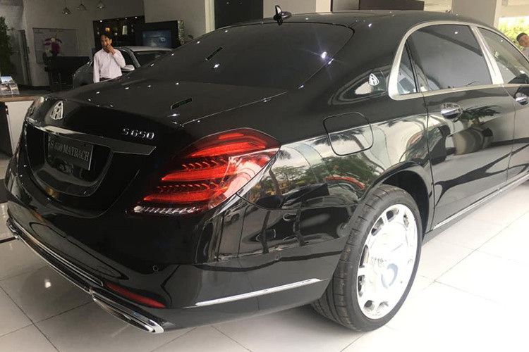 Mercedes-Maybach S650 2019 đầu tiên tại Việt Nam sở hữu động cơ "khủng", V12, tăng áp kép, dung tích 6.0 lít, tạo ra công suất tối đa 630 mã lực tại vòng tua máy 5.000 vòng/phút và mô-men xoắn cực đại 1.000 Nm tại dải vòng tua máy 2.300 đến 4.200 vòng/phút. Động cơ kết hợp cùng hộp số 7 cấp 7G-Tronic Plus và hệ dẫn động cầu sau.