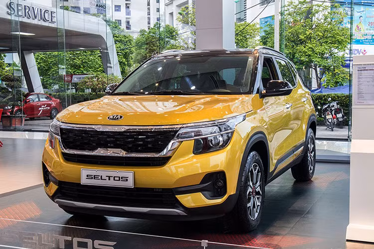 Kia Seltos tiếp tục có tăng trưởng cao trong tháng vừa qua với doanh số 1.957 xe. Đây cũng là mẫu xe bán chạy nhất của Thaco. Tính luỹ kế 11 tháng năm 2021, Seltos bán ra được 13.777 xe. Hiện tại, giá Kia Seltos được THACO lắp ráp trong nước với 3 phiên bản, giá bán từ 589 - 719 triệu đồng.