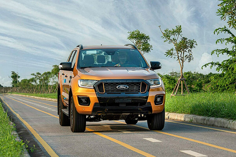 So với tháng trước, doanh số Ford Ranger giảm gần 400 xe xuống còn 2.102 xe được bán ra. Cộng dồn doanh số 11 tháng đầu năm, Ranger đạt 14.446 xe. Ford Ranger 2021 mới được chuyển về lắp ráp tại nhà máy của Ford tại Hải Dương vào tháng 7 vừa qua. Mẫu xe này được giới thiệu 5 phiên bản với giá bán dao động từ 616 triệu đến 925 triệu đồng.