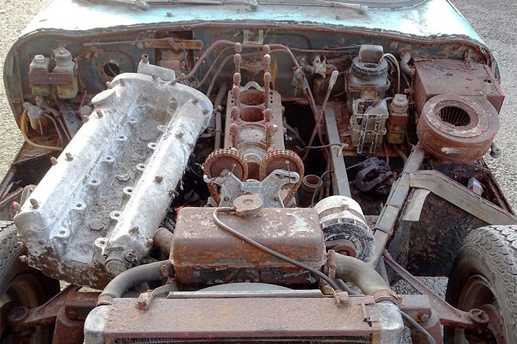 Một số hãng tin cũng cho biết thêm, chiếc xe đã được đăng ký vào ngày 27/1/1965 và trải qua 53 năm kể từ người chủ đầu tiên, không một ai biết thời điểm chính xác nó trở thành phế liệu. Tuy vậy, cuối cùng chiếc xế cổ vẫn được tìm thấy trước khi không thể phục chế được nữa.