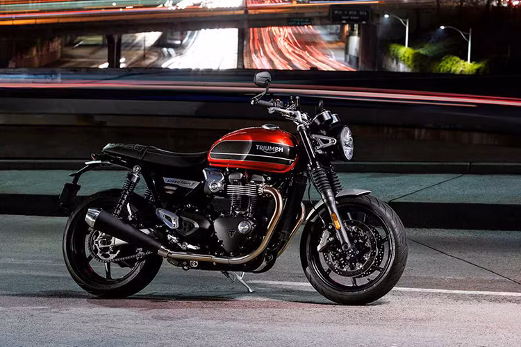 Sau một thời gian mong chờ, cuối cùng thì tín đồ thương hiệu Triumph đã thỏa mãn khi thương hiệu môtô đến từ Anh Quốc vừa chính thức giới thiệu mẫu Triumph Speed Twin 1200 2019 mới tại thị trường Pháp.