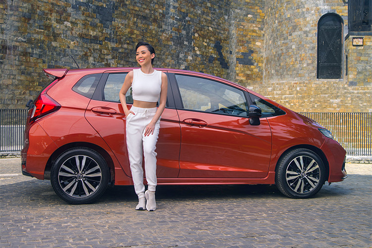 Từng ra mắt tại Triển lãm ôtô Việt Nam 2017 và chưa được bán chính thức trên thị trường, nhưng nay Honda Jazz mới đã chính thức có mức giá bán lẻ đề xuất chính hãng, cụ thể giá xe chỉ từ 539 triệu cho bản 1.5V, bản 1.5VX có giá 589 triệu và bản 1.5VS có giá 619 triệu đồng.