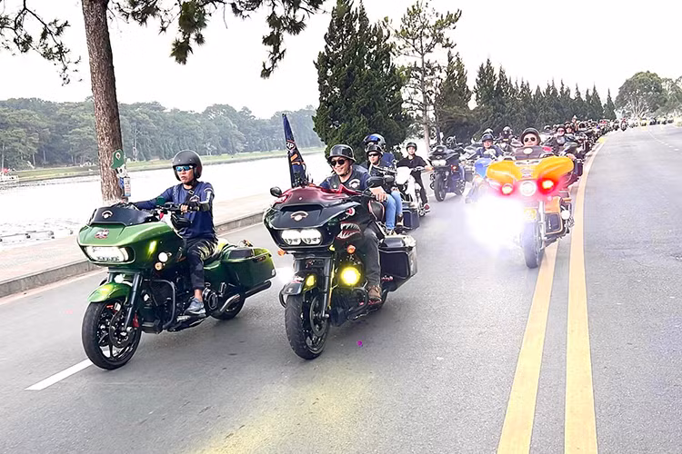 Chính từ niềm đam mê môtô phân khối lớn, những thành viên đến với nhau rất tự nhiên như vốn có. Họ coi nhau như những người thân, sẵn sàng chia sẻ với nhau những thông tin về xe cộ, về các mẫu xe mới, quan tâm trao đổi, giúp đỡ nhau rất nhiều trong công việc cũng như trong cuộc sống riêng...